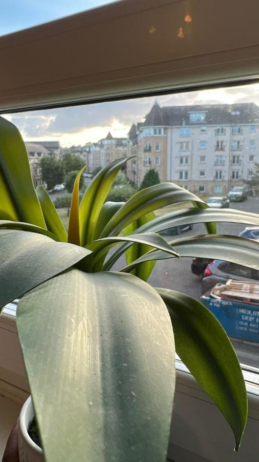 Edinburgh City Centre - Powderhall Modern Spacious 2 Bedroom Apartment With Free Parking エクステリア 写真