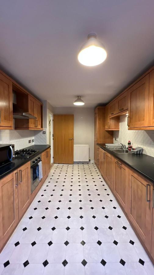 Edinburgh City Centre - Powderhall Modern Spacious 2 Bedroom Apartment With Free Parking エクステリア 写真