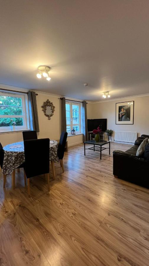 Edinburgh City Centre - Powderhall Modern Spacious 2 Bedroom Apartment With Free Parking エクステリア 写真