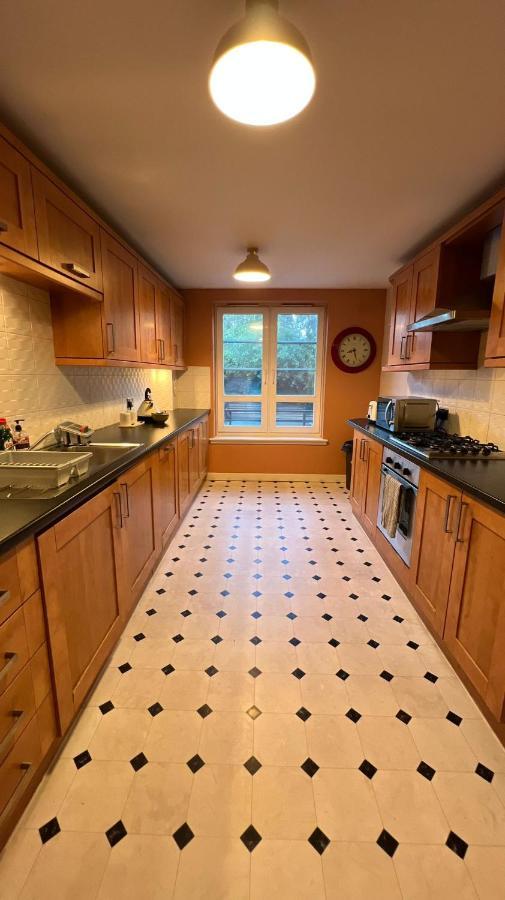 Edinburgh City Centre - Powderhall Modern Spacious 2 Bedroom Apartment With Free Parking エクステリア 写真